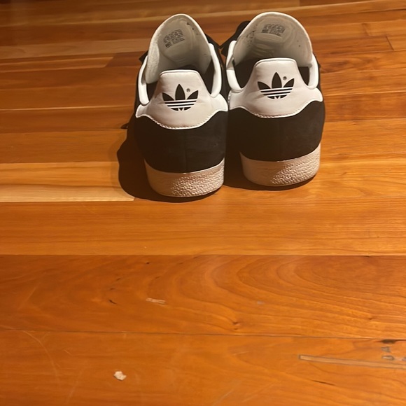 Black and white Gazelle Adidas - Picture 3 of 4